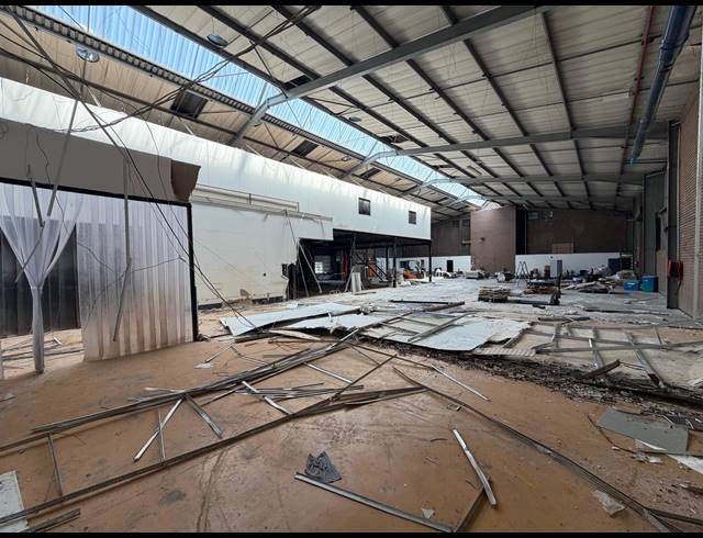 1,760M² WAREHOUSE TO LET IN KYALAMI